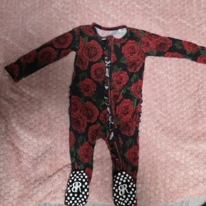 Bums And Roses Ruffled Footie Black And Ro